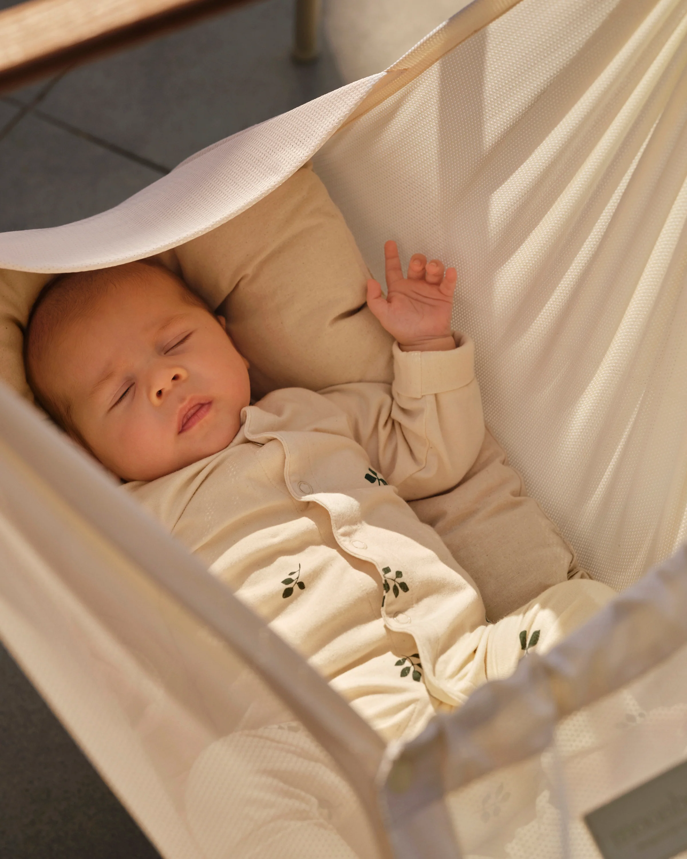 Essential Bundle - Mesh Baby Hammock - Image 4