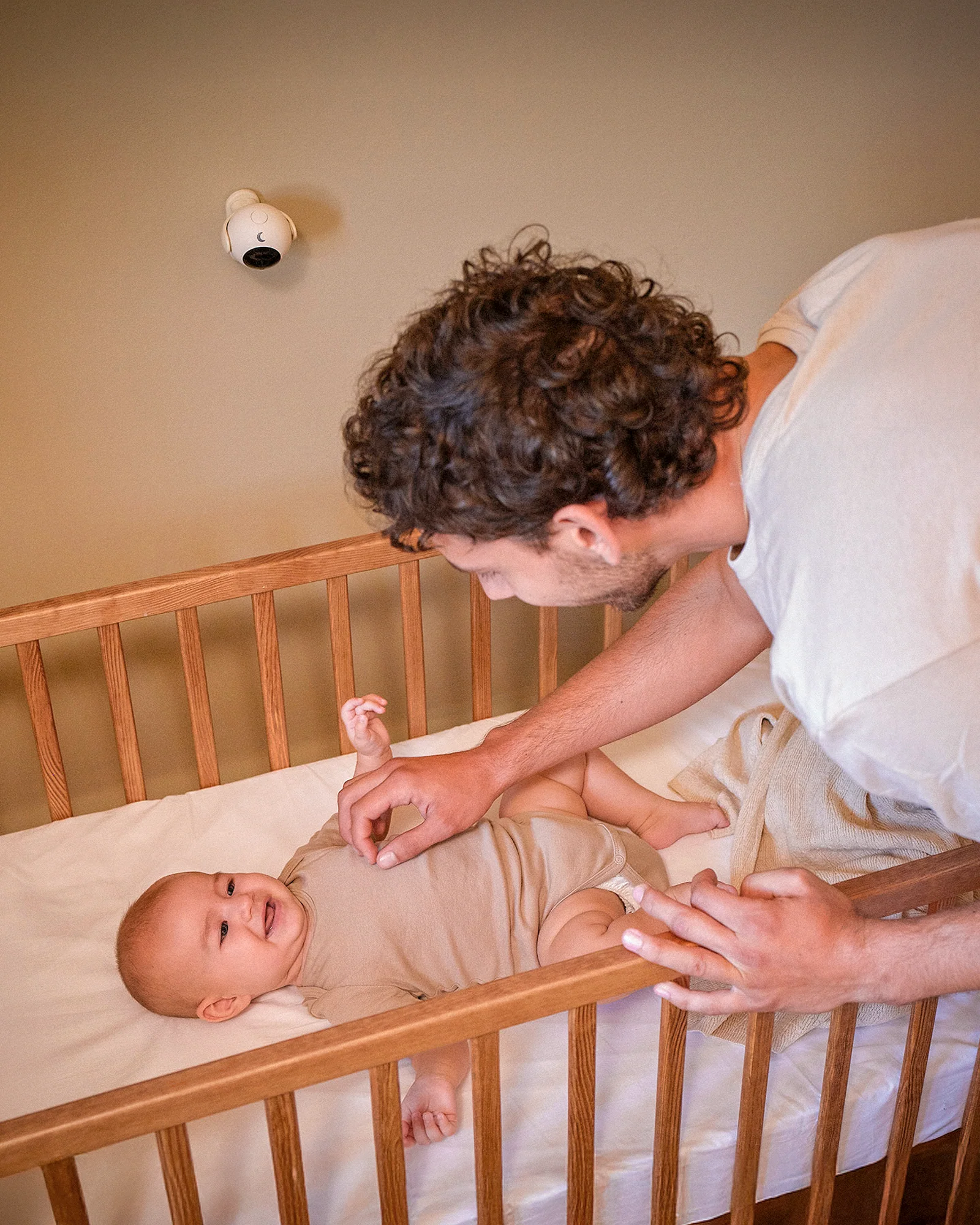 Wall mount for Intelligent Baby Monitor - Image 3